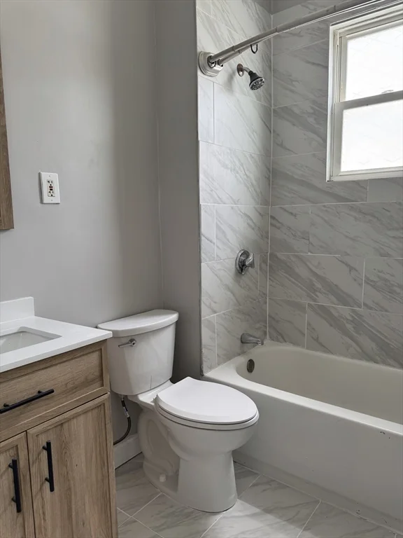 4 bed, 1 bath apartment for rent at 7 Woodward Park St Unit 3, Roxbury — photo 12 of 21