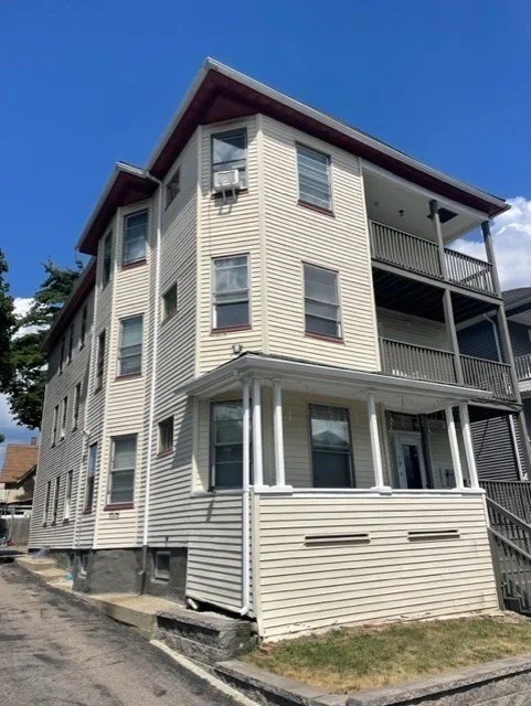3 bed, 1 bath apartment for rent at 7 Wyman Unit 3, Worcester — photo 1 of 14