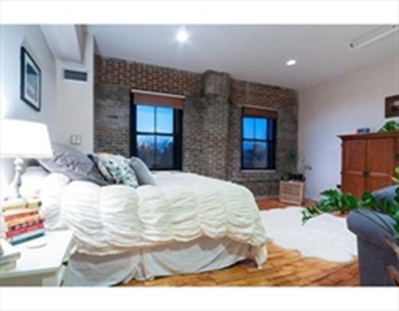 1 bed, 1 bath apartment for rent at 70-72 Northampton Unit 3, South End — photo 3 of 11