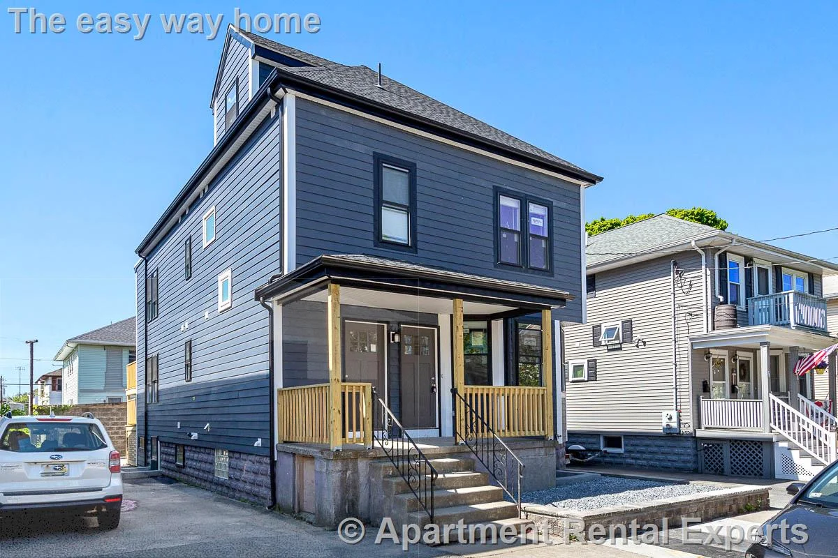 5 bed, 4+ bath apartment for rent at 70 Stanley Ave Unit 1, Tufts
