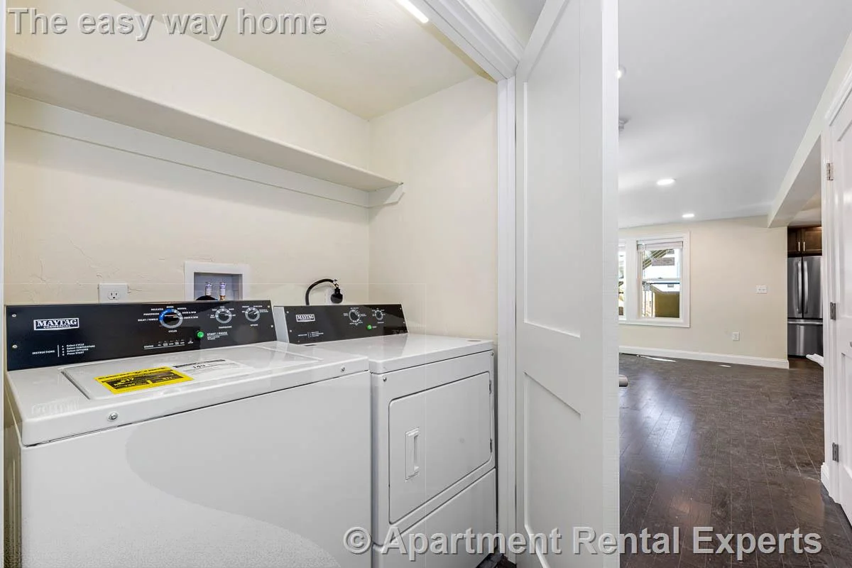 5 bed, 4+ bath apartment for rent at 70 Stanley Ave Unit 1, Tufts — photo 17 of 25