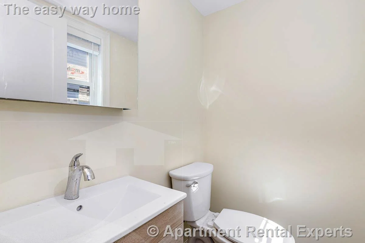 5 bed, 4+ bath apartment for rent at 70 Stanley Ave Unit 1, Tufts — photo 20 of 25