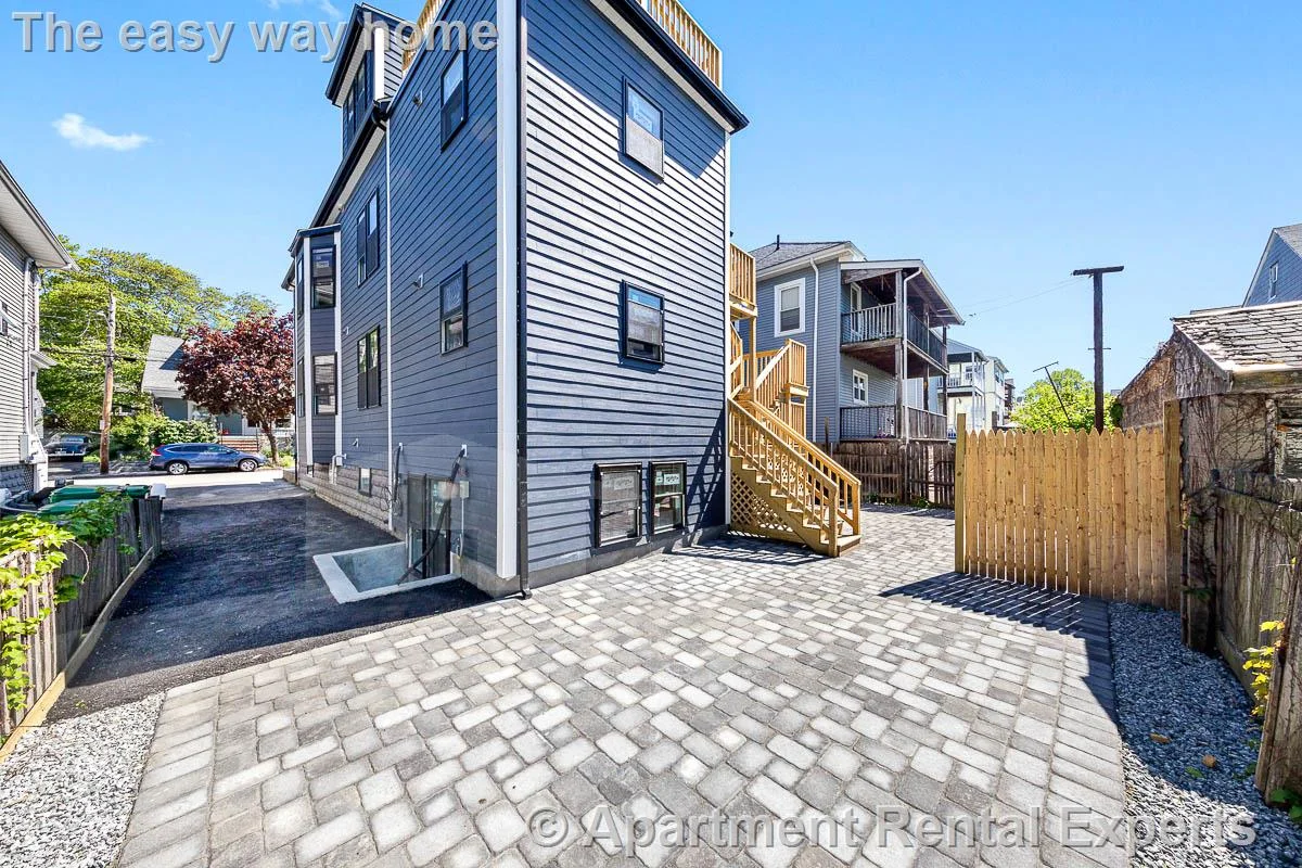 5 bed, 4+ bath apartment for rent at 70 Stanley Ave Unit 1, Tufts — photo 2 of 25