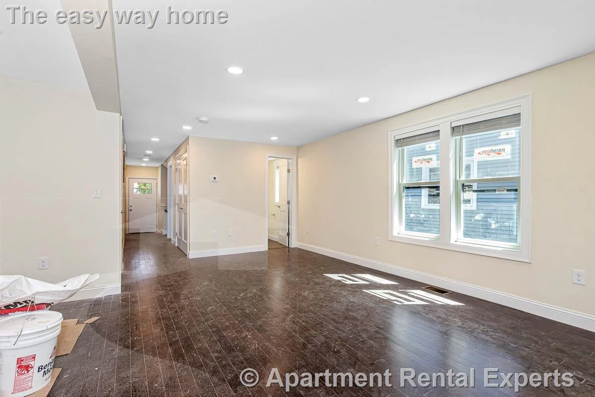 5 bed, 4+ bath apartment for rent at 70 Stanley Ave Unit 1, Tufts — photo 23 of 25