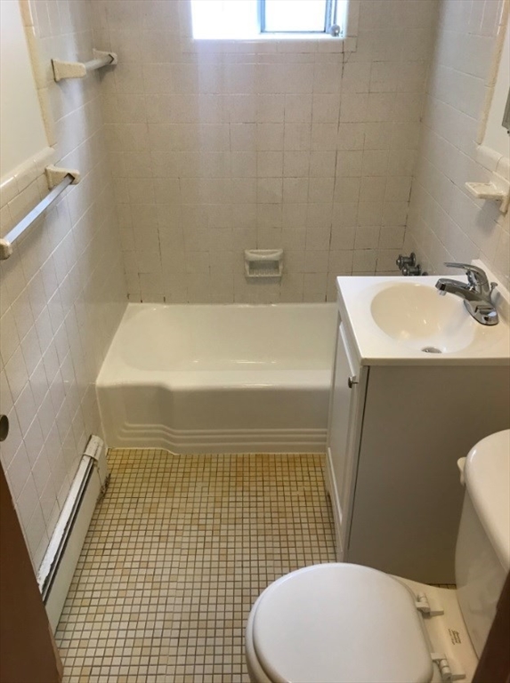 1 bed, 1 bath apartment for rent at 70-80 Harvard St Unit 1, Banks Square — photo 8 of 10