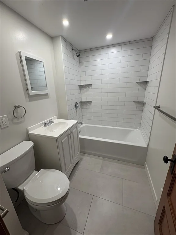 3 bed, 1 bath apartment for rent at 70 Adams St Unit 70, Norwood — photo 29 of 31