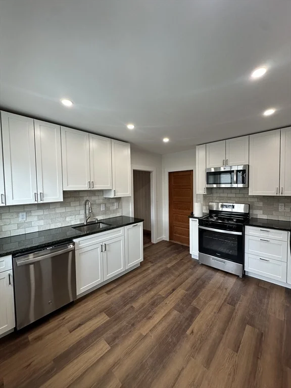 3 bed, 1 bath apartment for rent at 70 Adams St Unit 70, Norwood — photo 1 of 31