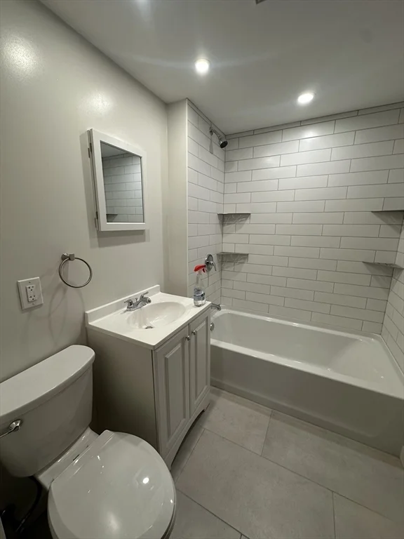 3 bed, 1 bath apartment for rent at 70 Adams St Unit 70, Norwood — photo 3 of 31