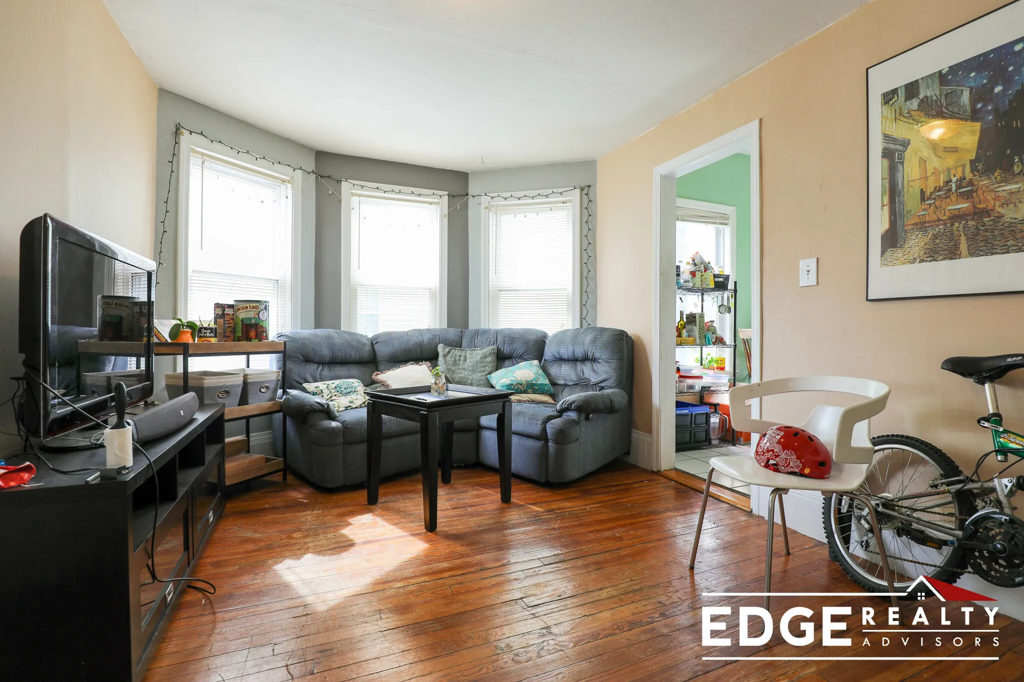 3 bed, 1 bath apartment for rent at 70 Antwerp St Unit 1, Brighton — photo 3 of 10