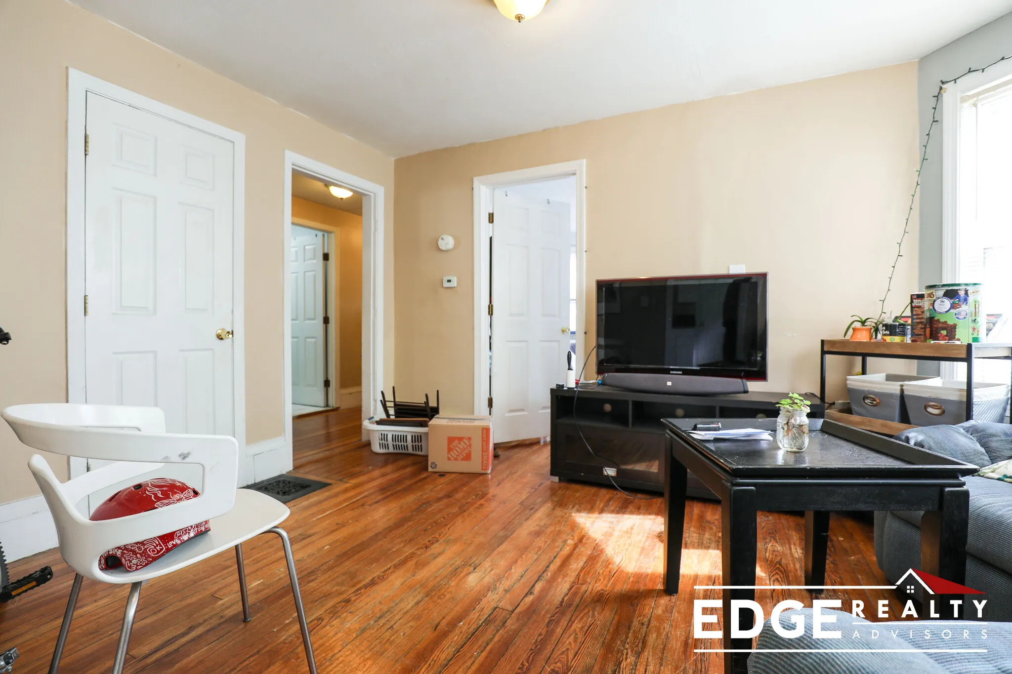 3 bed, 1 bath apartment for rent at 70 Antwerp St Unit 1, Brighton — photo 6 of 10