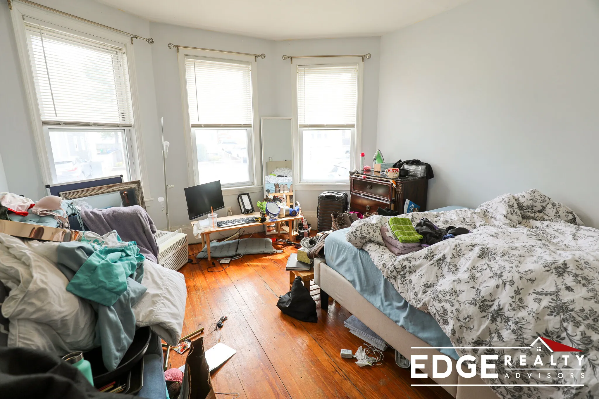 3 bed, 1 bath apartment for rent at 70 Antwerp St Unit 1, Brighton — photo 4 of 10
