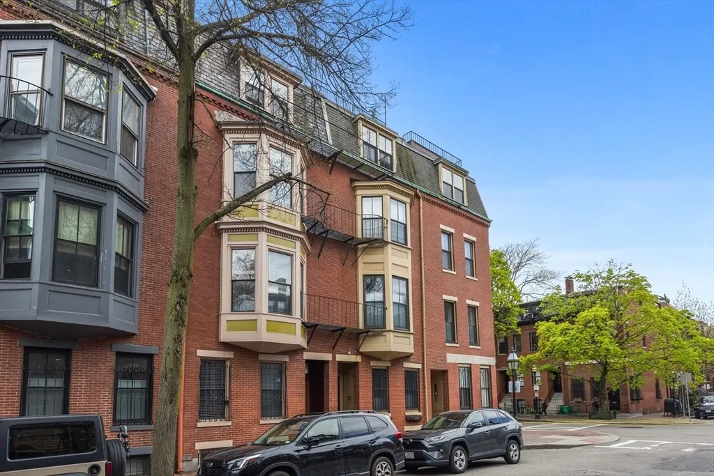 1 bed, 1 bath apartment for rent at 70 Appleton Unit 1, South End