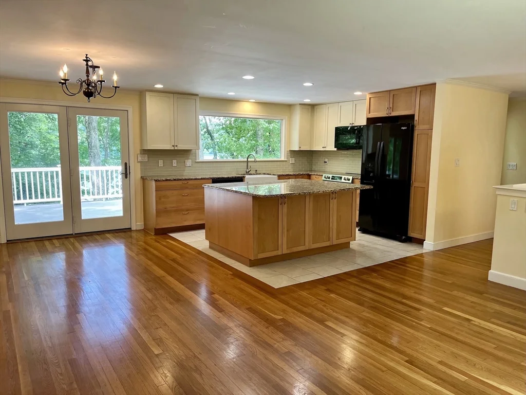 3 bed, 2 bath apartment for rent at 70 Beach St, Foxboro — photo 2 of 30