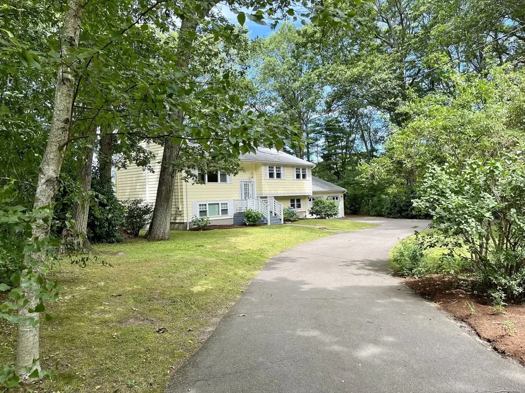 3 bed, 2 bath apartment for rent at 70 Beach St, Foxboro — photo 1 of 30