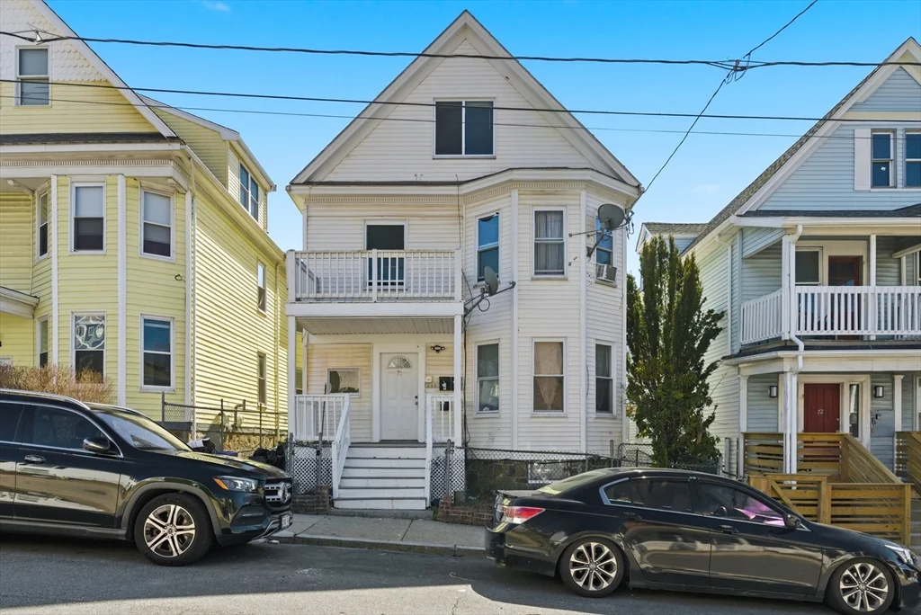 2 bed, 1 bath apartment for rent at 70 Bellevue St Unit PH, Dorchester — photo 1 of 15