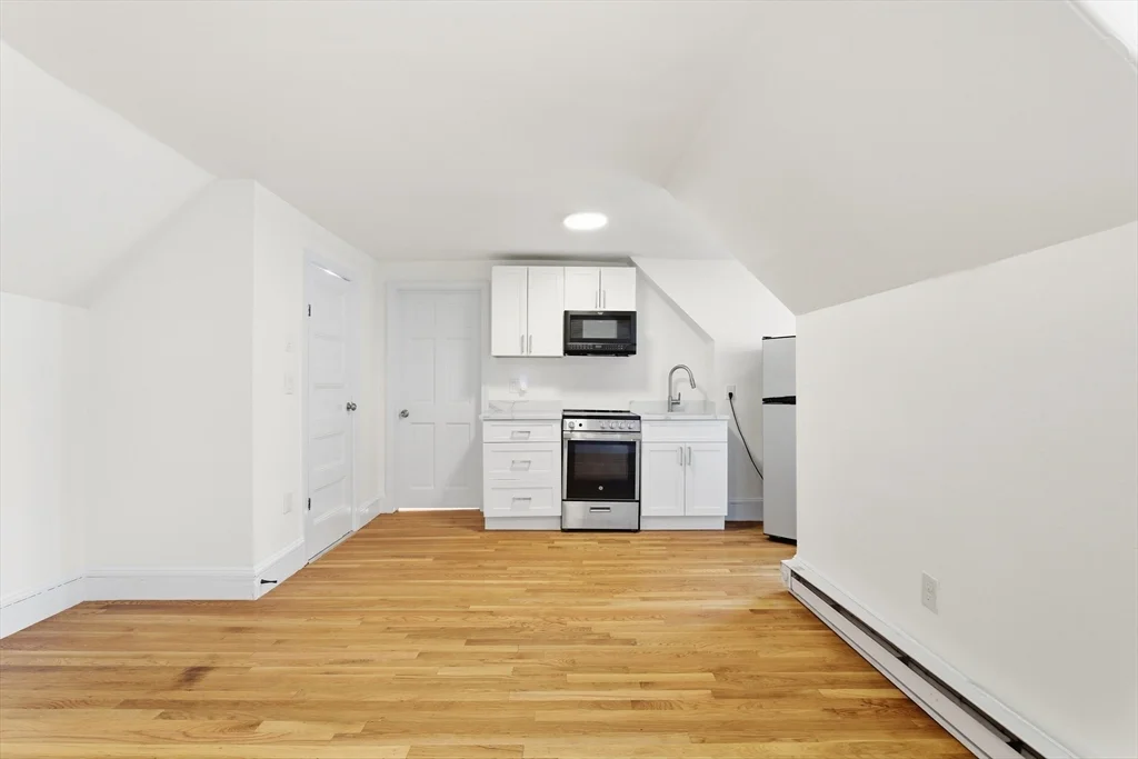 2 bed, 1 bath apartment for rent at 70 Bellevue St Unit PH, Dorchester — photo 4 of 15
