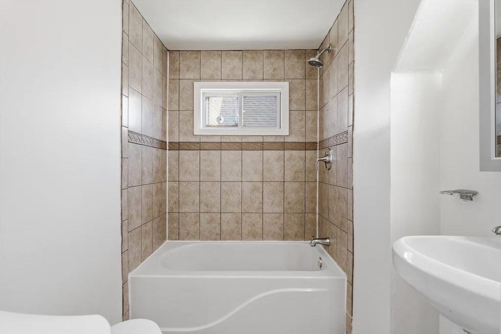2 bed, 1 bath apartment for rent at 70 Bellevue St Unit PH, Dorchester — photo 13 of 15