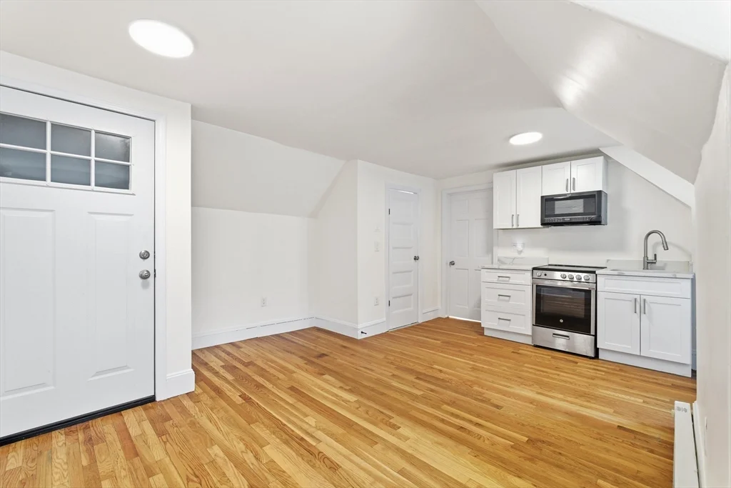 2 bed, 1 bath apartment for rent at 70 Bellevue St Unit PH, Dorchester — photo 3 of 15