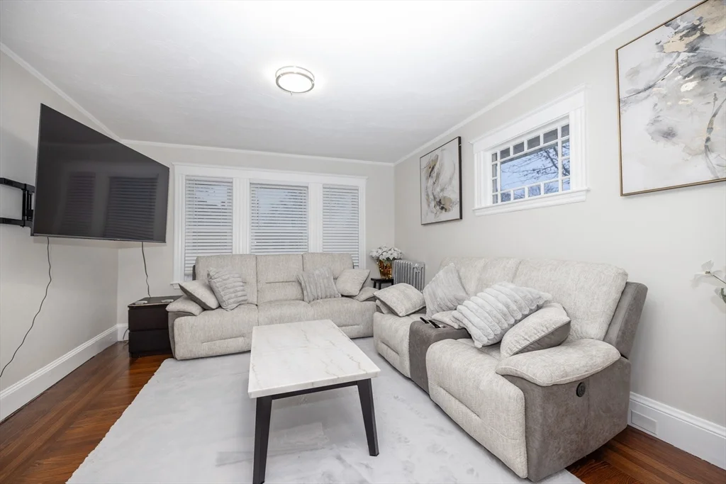 3 bed, 1.5 bath apartment for rent at 70 Belmont St Unit 2, Watertown — photo 4 of 16