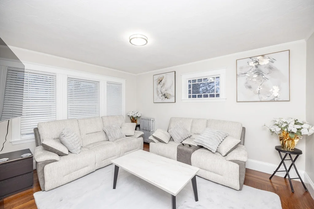 3 bed, 1.5 bath apartment for rent at 70 Belmont St Unit 2, Watertown — photo 3 of 16