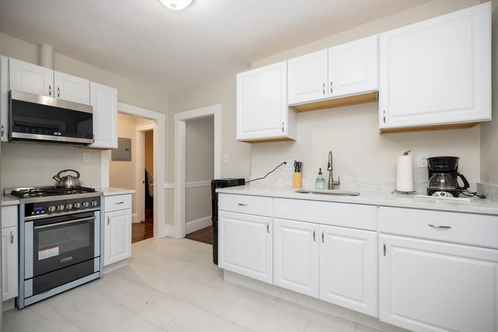 3 bed, 1.5 bath apartment for rent at 70 Belmont St Unit 2, Watertown