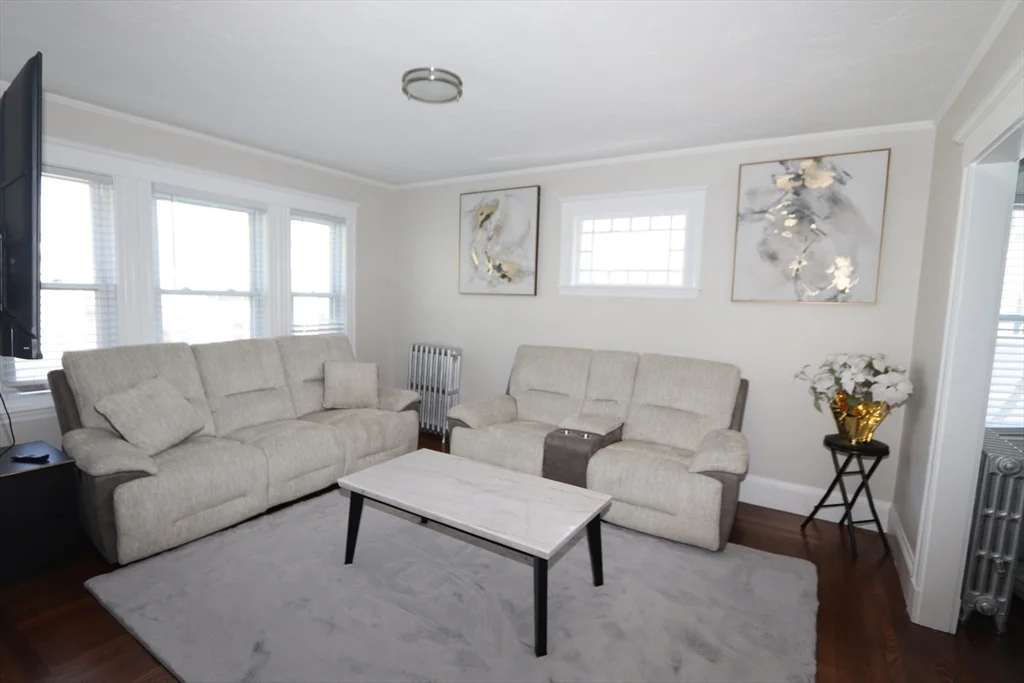 3 bed, 1 bath apartment for rent at 70 Belmont St Unit 72, Watertown — photo 2 of 25