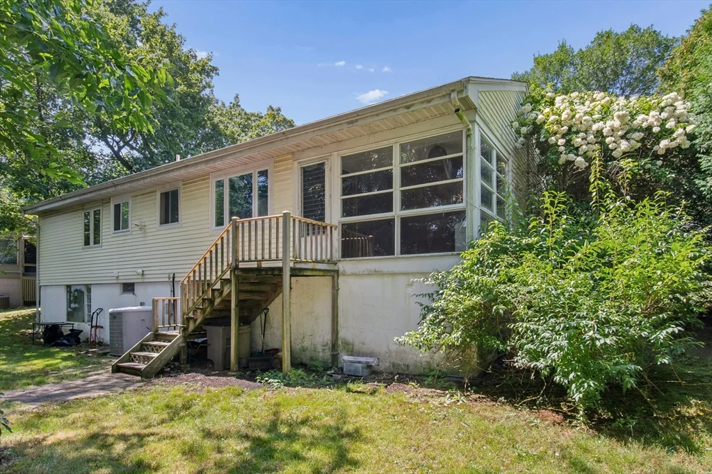 3 bed, 1 bath apartment for rent at 70 Botsford Rd, Chestnut Hill — photo 28 of 30