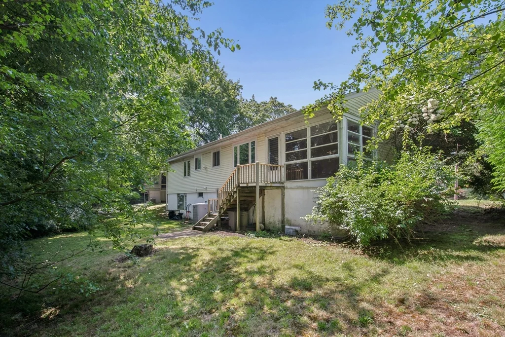 3 bed, 1 bath apartment for rent at 70 Botsford Rd, Chestnut Hill — photo 27 of 30