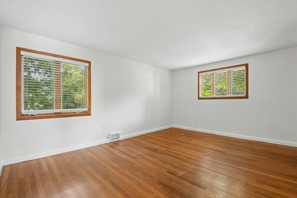 3 bed, 1 bath apartment for rent at 70 Botsford Rd, Chestnut Hill — photo 23 of 30