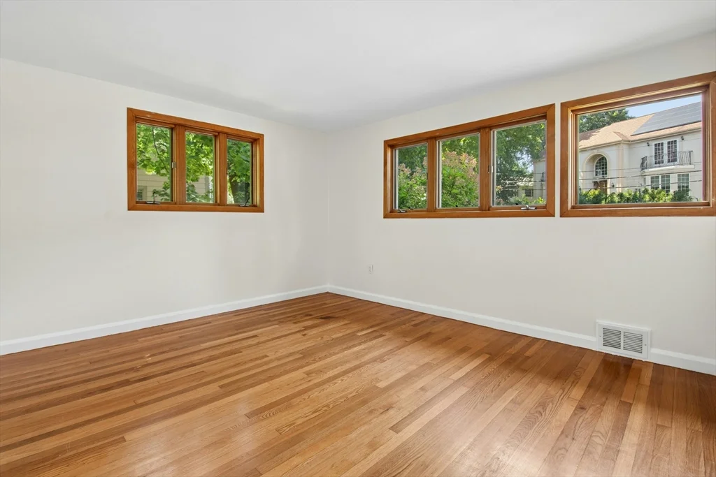 3 bed, 1 bath apartment for rent at 70 Botsford Rd, Chestnut Hill — photo 20 of 30
