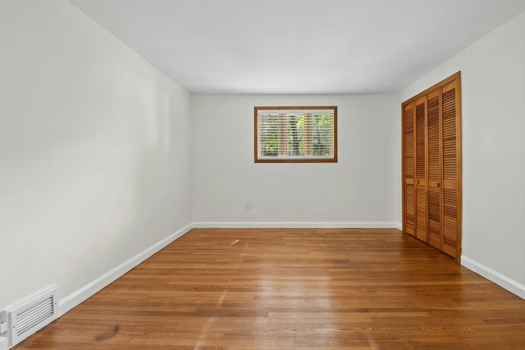 3 bed, 1 bath apartment for rent at 70 Botsford Rd, Chestnut Hill — photo 22 of 30