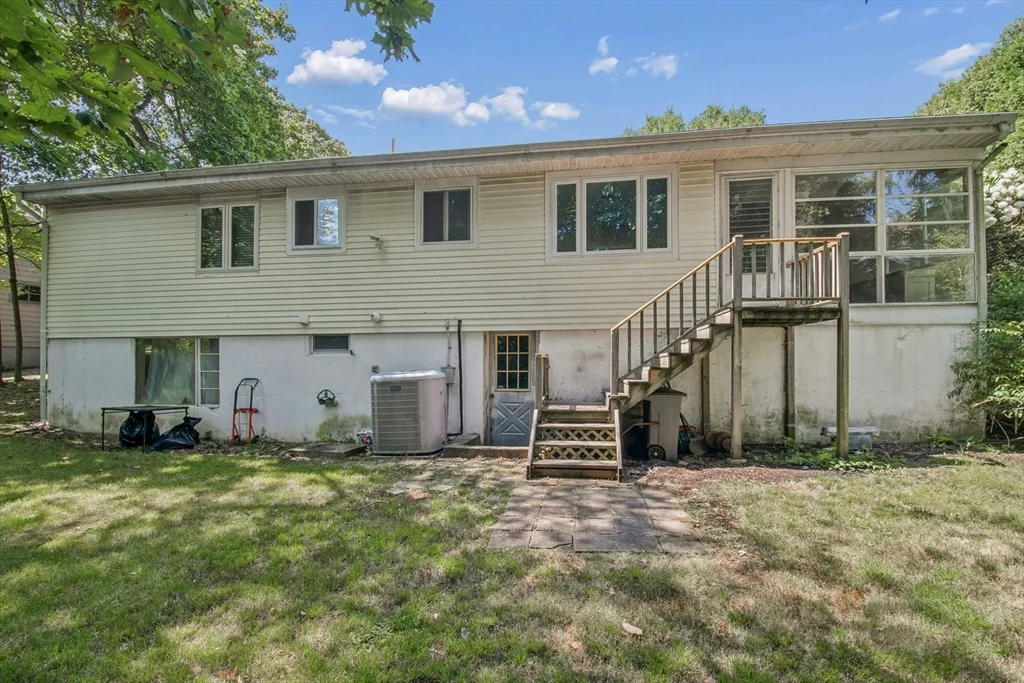 3 bed, 1 bath apartment for rent at 70 Botsford Rd, Chestnut Hill — photo 30 of 30