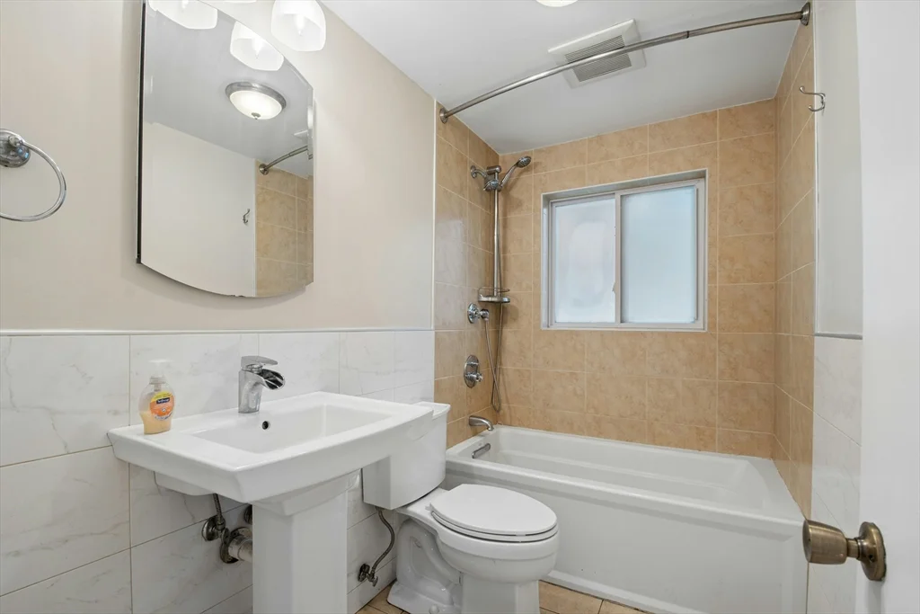 3 bed, 1 bath apartment for rent at 70 Botsford Rd, Chestnut Hill — photo 26 of 30