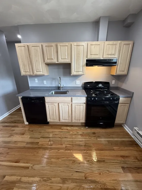 3 bed, 1 bath apartment for rent at 70 Bragdon St Unit 3, Jamaica Plain — photo 3 of 20