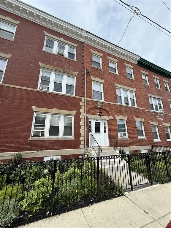 3 bed, 1 bath apartment for rent at 70 Bragdon St Unit 3, Jamaica Plain — photo 1 of 20