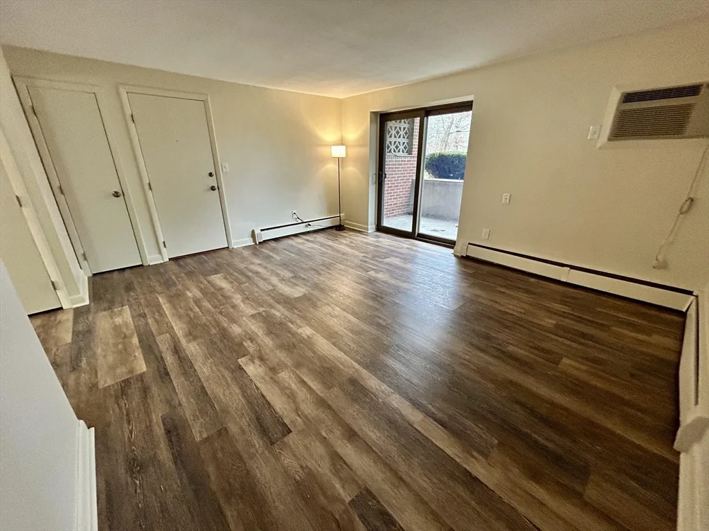 2 bed, 1 bath apartment for rent at 70 C Charles River Rd Unit 70 C, Waltham — photo 4 of 28