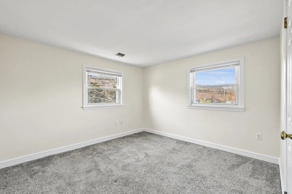 3 bed, 1 bath apartment for rent at 70 Cambridge Rd Unit 1, Woburn — photo 18 of 23