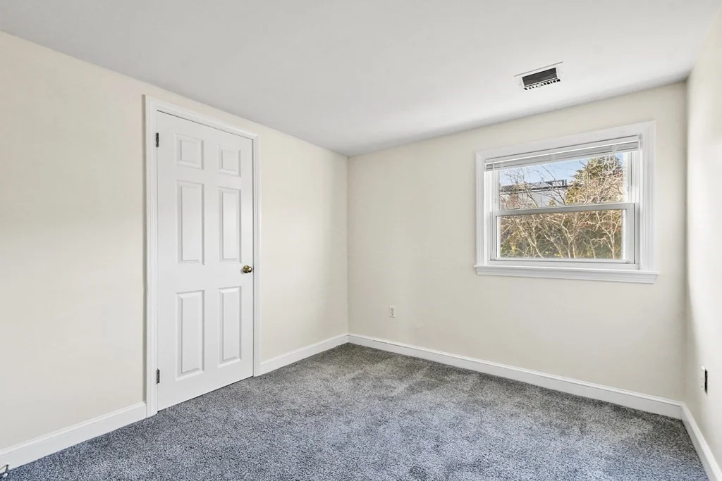 3 bed, 1 bath apartment for rent at 70 Cambridge Rd Unit 1, Woburn — photo 21 of 23