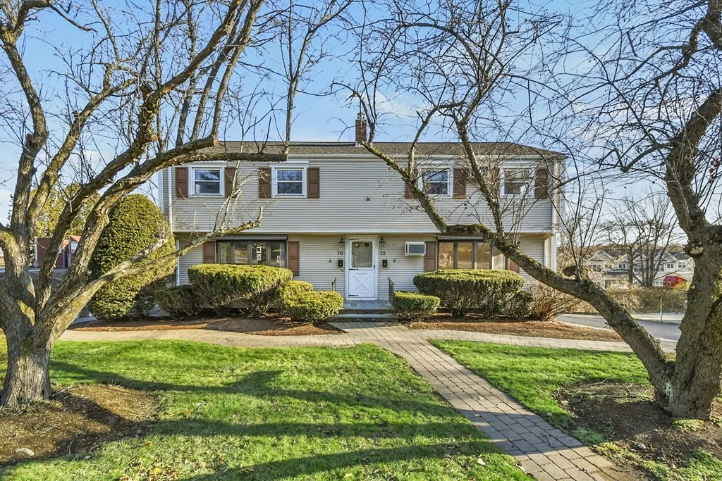 3 bed, 1 bath apartment for rent at 70 Cambridge Rd Unit 1, Woburn — photo 3 of 23