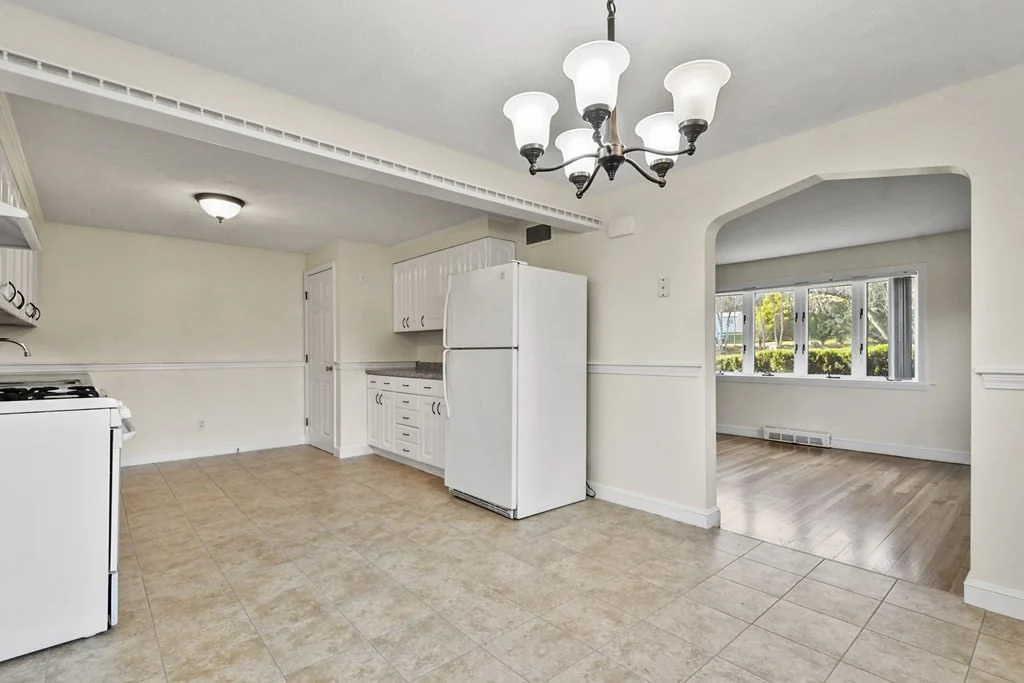 3 bed, 1 bath apartment for rent at 70 Cambridge Rd Unit 1, Woburn — photo 11 of 23