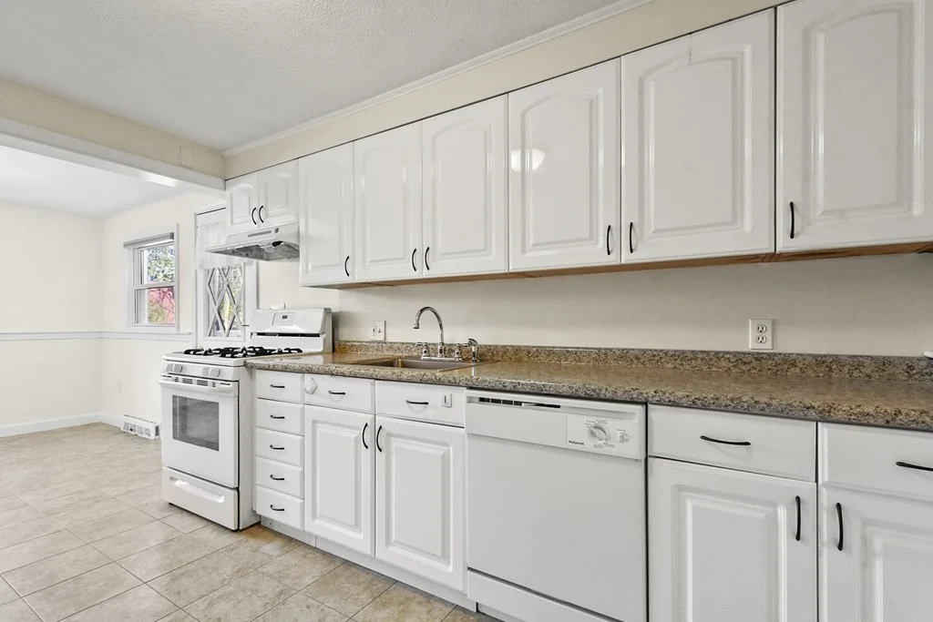 3 bed, 1 bath apartment for rent at 70 Cambridge Rd Unit 1, Woburn — photo 13 of 23