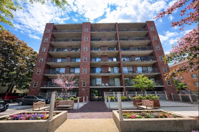 2 bed, 1 bath apartment for rent at 70 Centre St Unit 2D, Coolidge Corner — photo 8 of 8