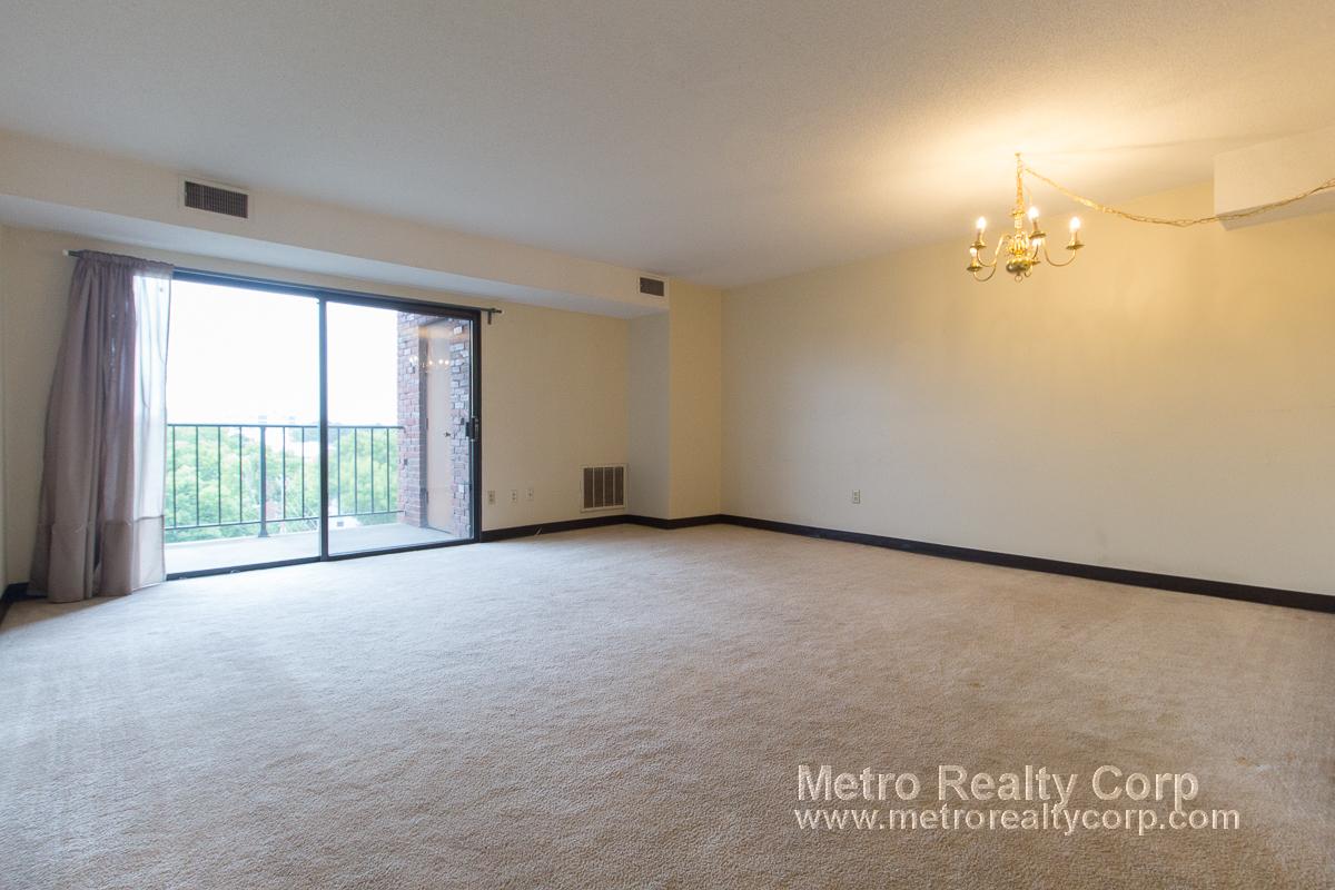 1 bed, 1 bath apartment for rent at 70 Centre St Unit 6B, Coolidge Corner — photo 1 of 15