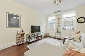 1 bed, 1 bath apartment for rent at 70 Chandler St Unit B, South End — photo 2 of 12