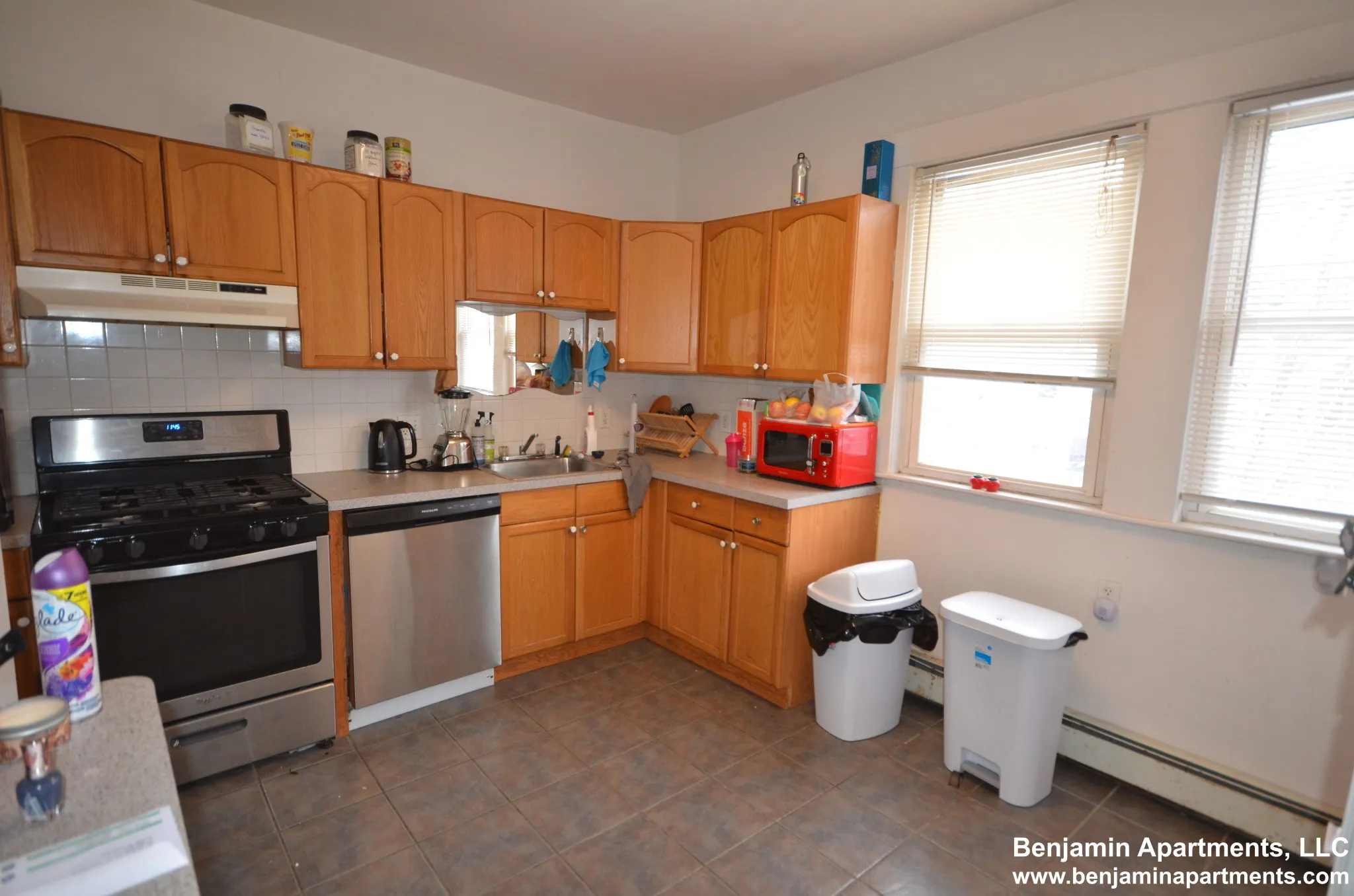 4 bed, 1 bath apartment for rent at 70 Chester St Unit 2, Allston — photo 2 of 15