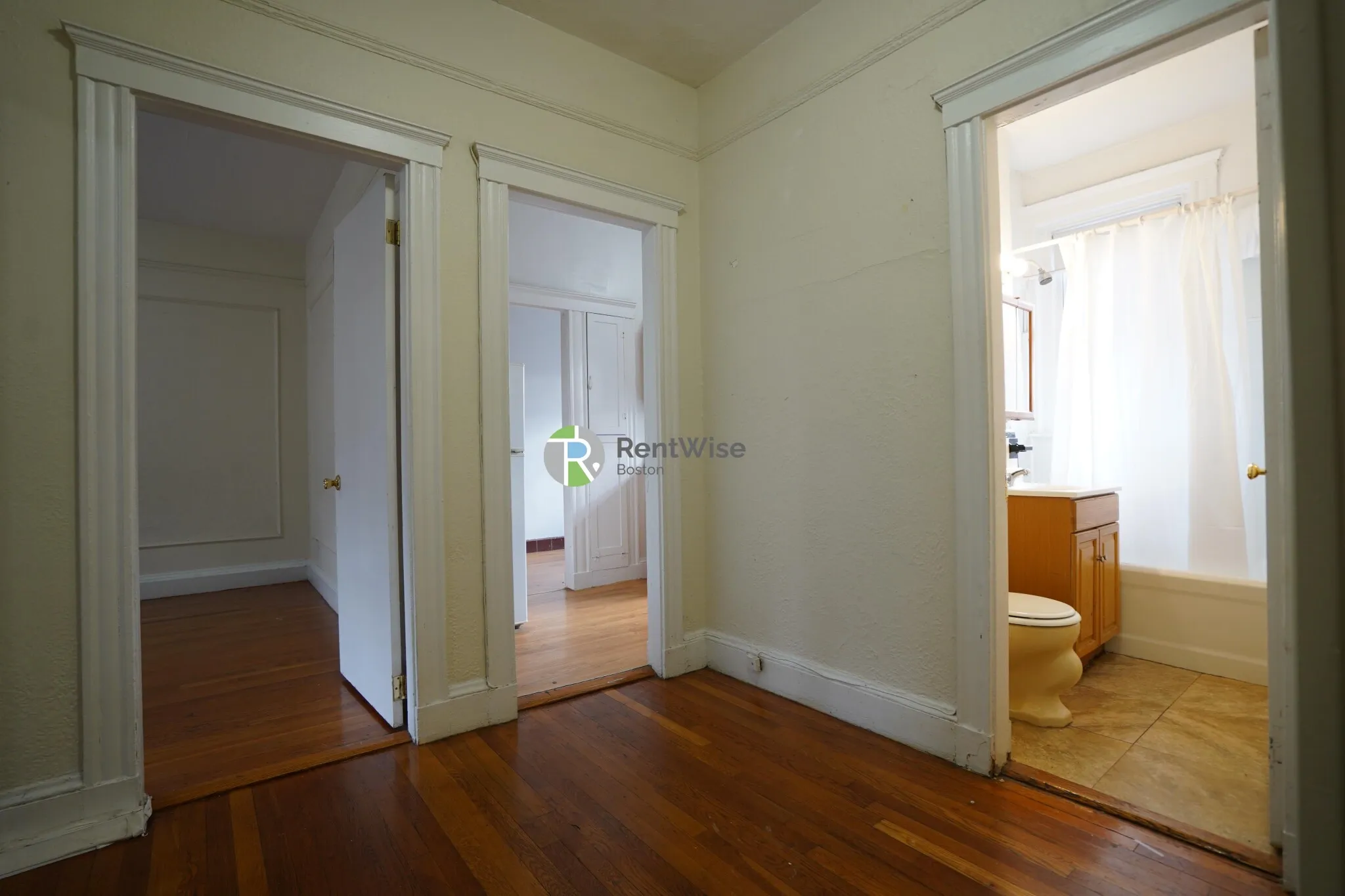 1 bed, 1 bath apartment for rent at 70 Chiswick Rd Unit 12, Brighton — photo 2 of 21