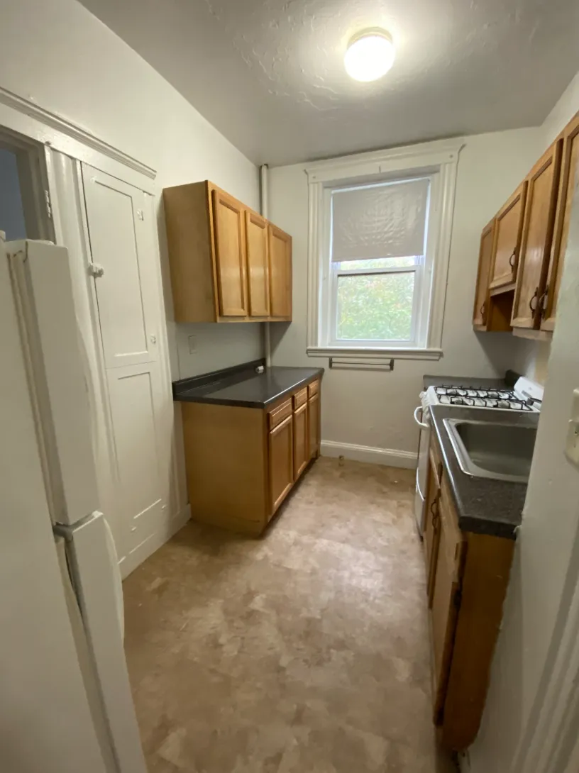 1 bed, 1 bath apartment for rent at 70 Chiswick Rd Unit 6, Brighton — photo 4 of 7