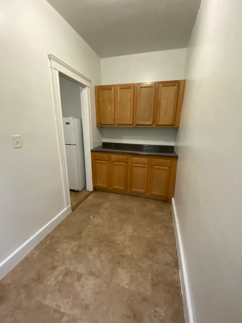 1 bed, 1 bath apartment for rent at 70 Chiswick Rd Unit 6, Brighton — photo 5 of 7