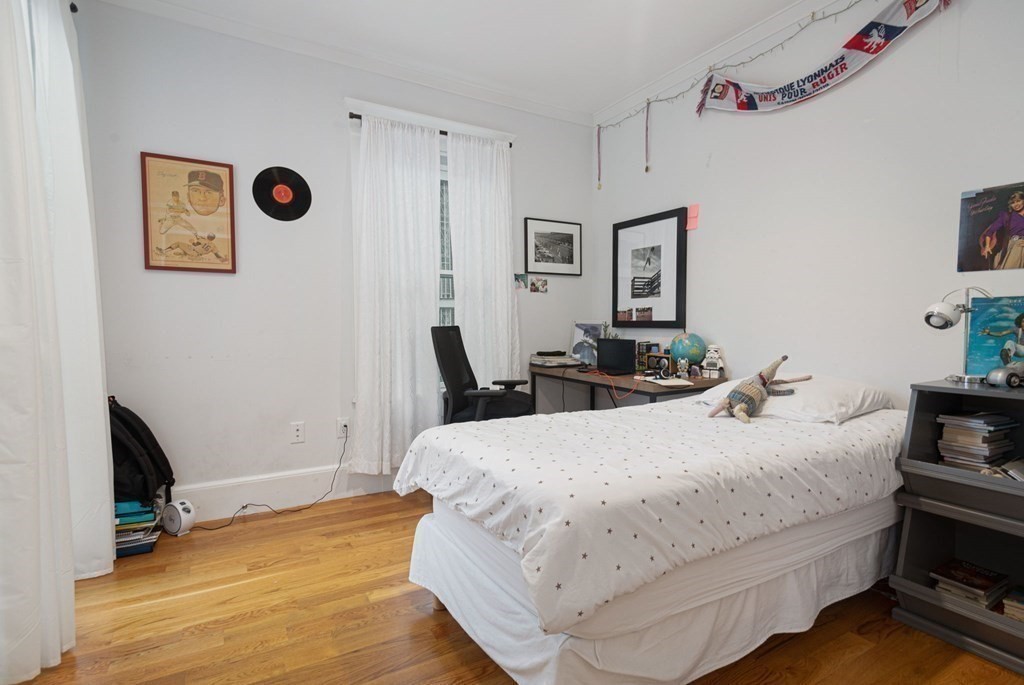 4 bed, 4 bath apartment for rent at 70 Craigie St Unit 1, Spring Hill — photo 12 of 19