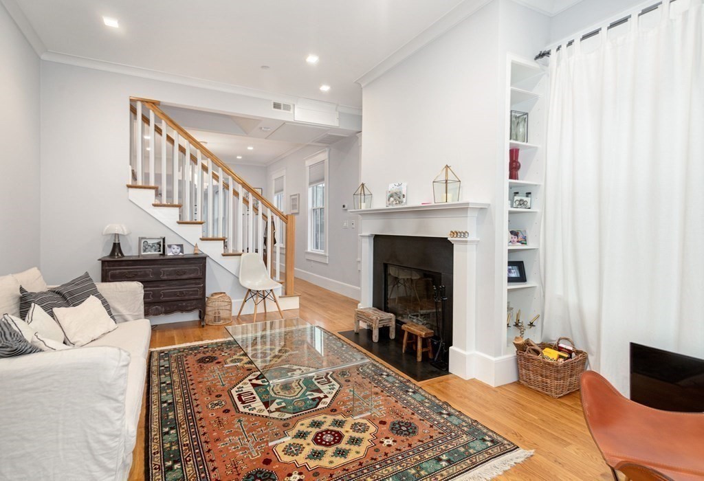 4 bed, 4 bath apartment for rent at 70 Craigie St Unit 1, Spring Hill — photo 8 of 19